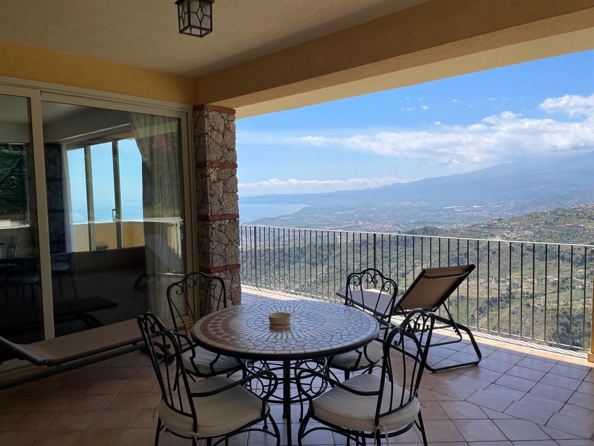 Villa Da Vinci Luxury Panoramic Apartments - Taormina Rooms Collection Екстериор снимка