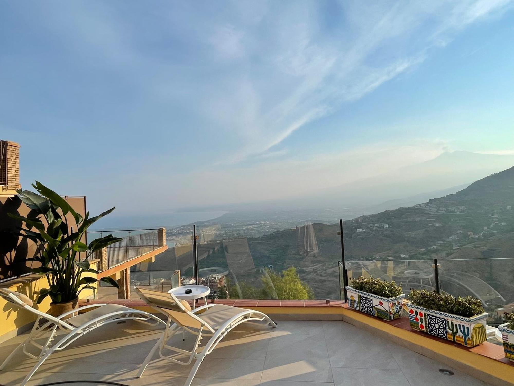 Villa Da Vinci Luxury Panoramic Apartments - Taormina Rooms Collection Екстериор снимка