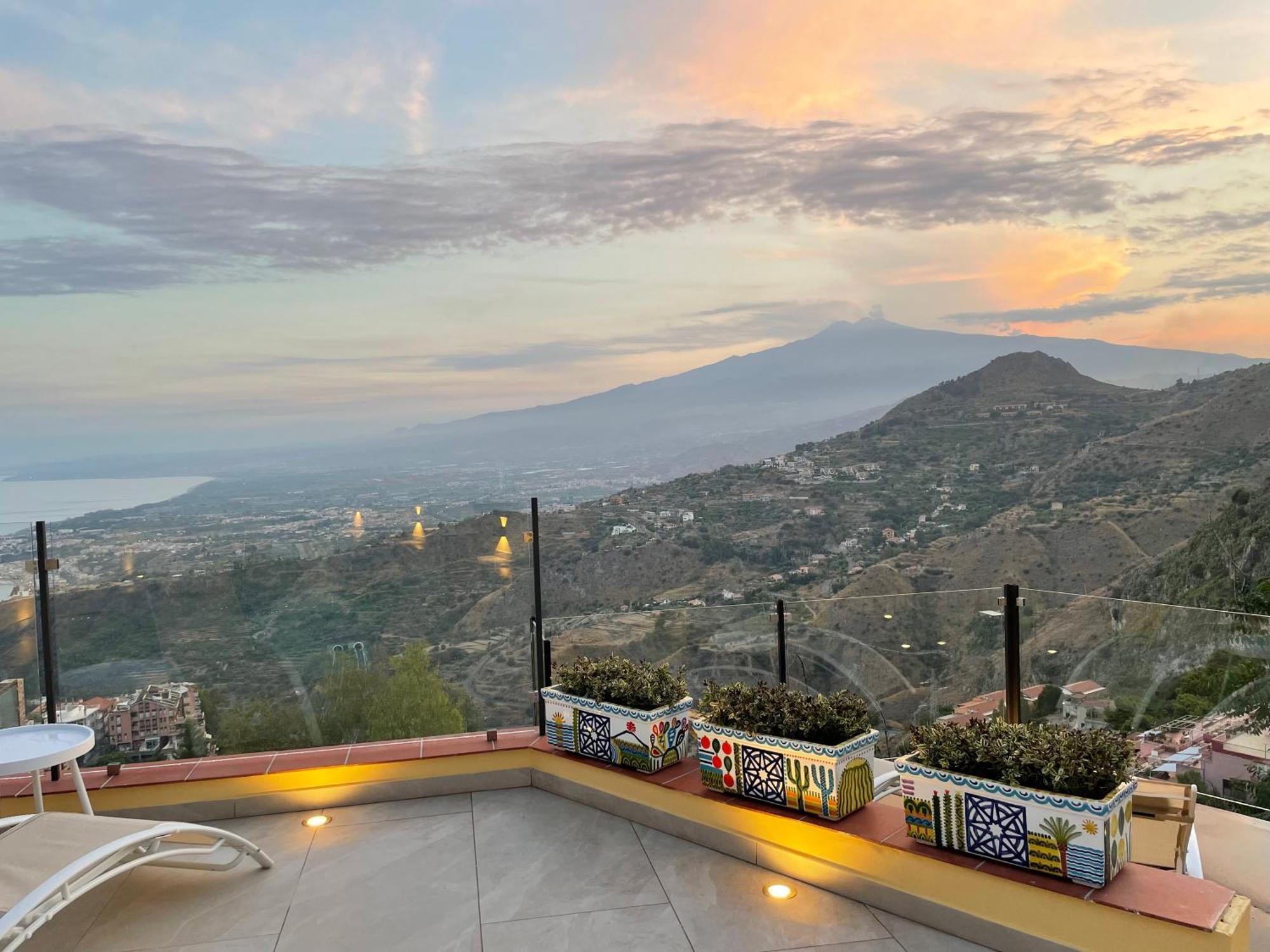 Villa Da Vinci Luxury Panoramic Apartments - Taormina Rooms Collection Екстериор снимка