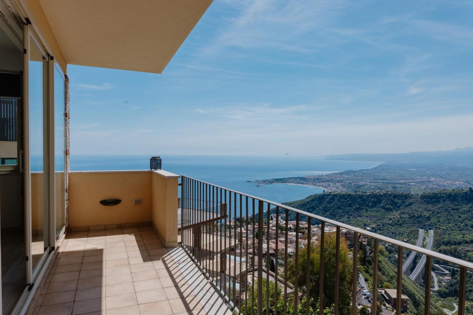 Villa Da Vinci Luxury Panoramic Apartments - Taormina Rooms Collection Екстериор снимка