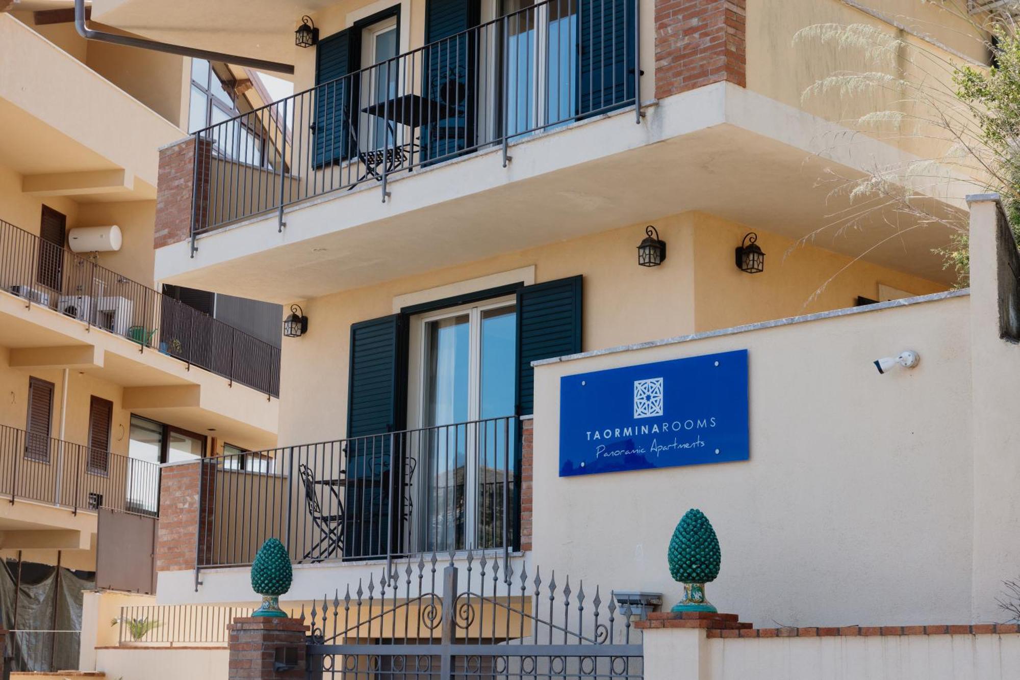 Villa Da Vinci Luxury Panoramic Apartments - Taormina Rooms Collection Екстериор снимка