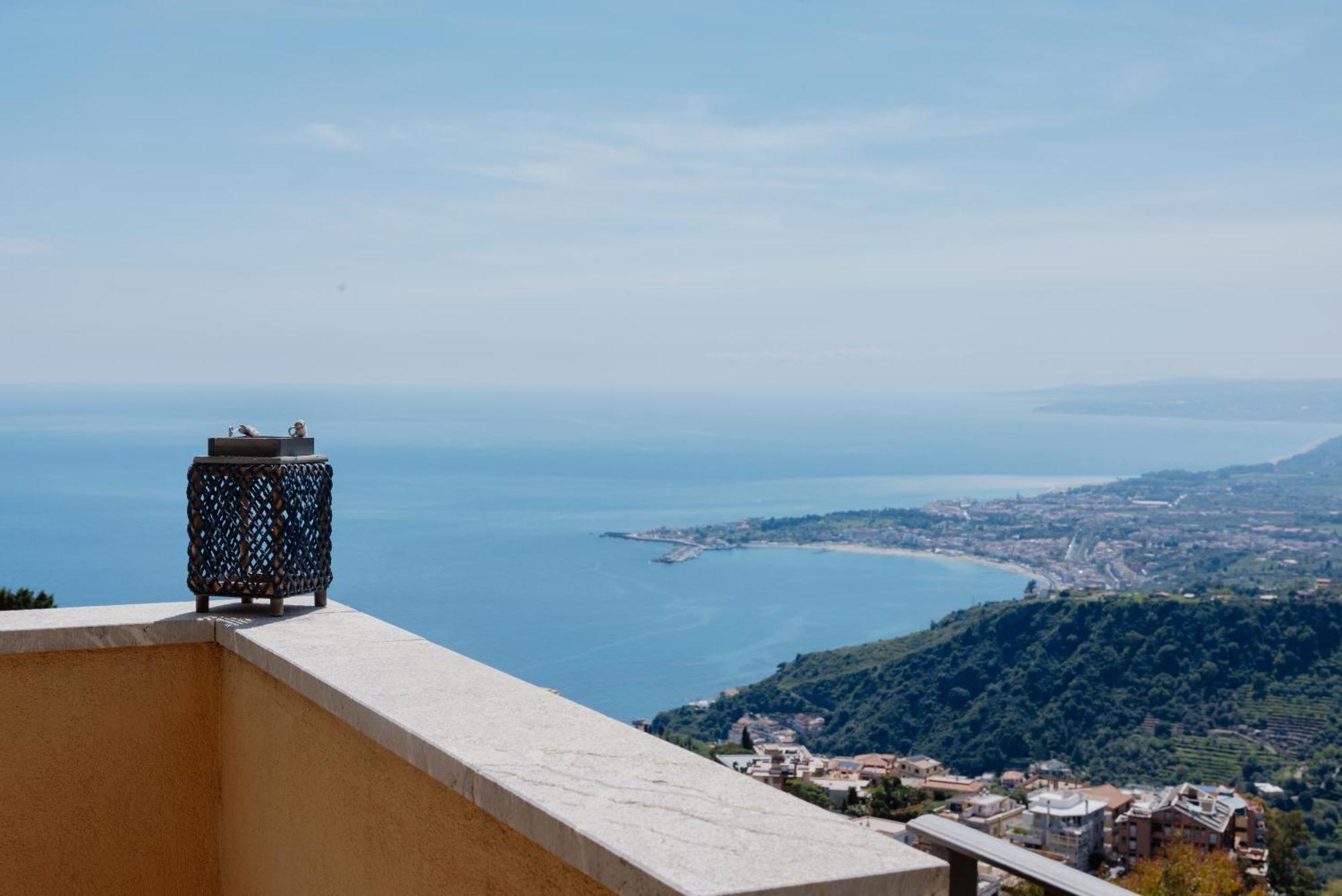 Villa Da Vinci Luxury Panoramic Apartments - Taormina Rooms Collection Екстериор снимка