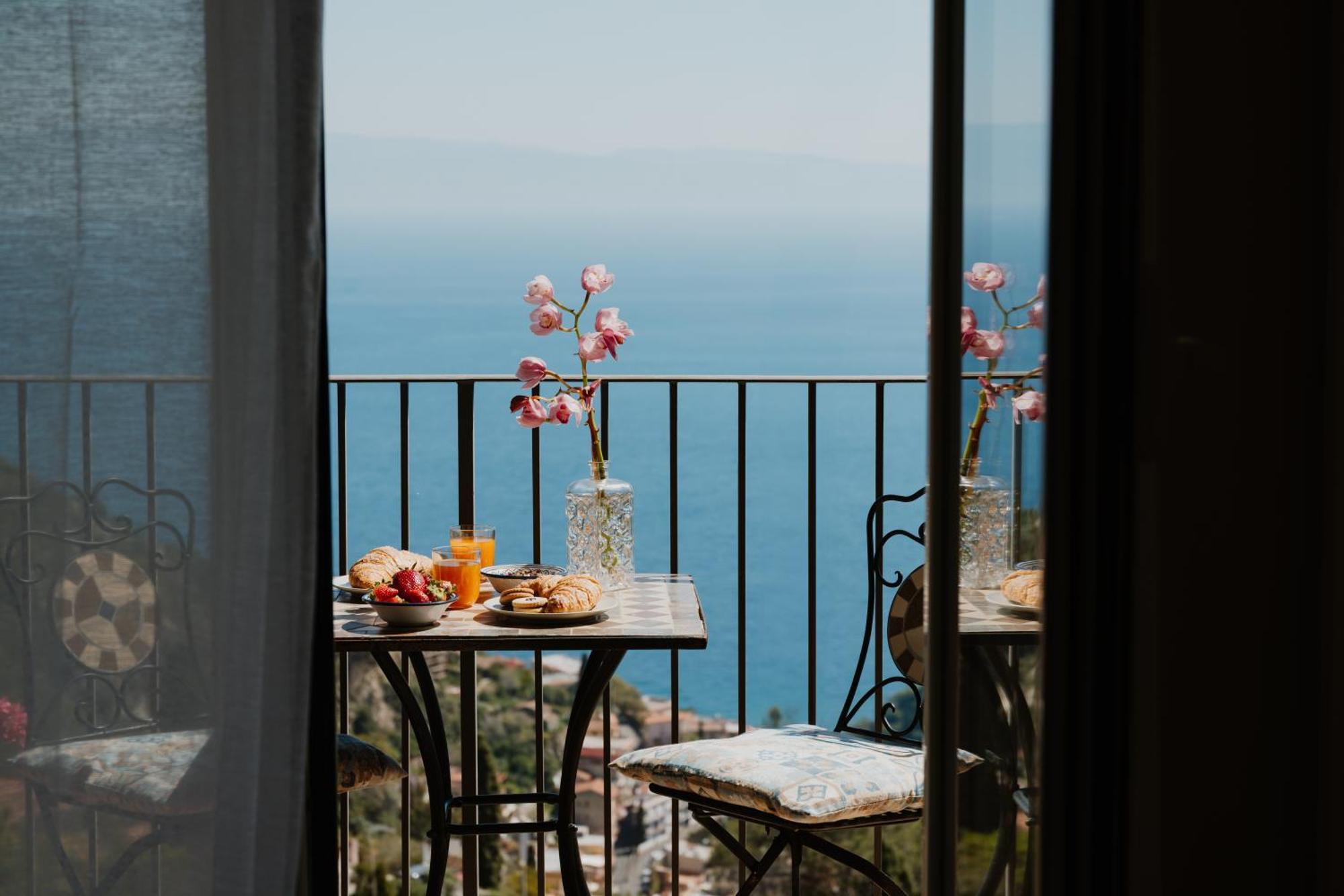 Villa Da Vinci Luxury Panoramic Apartments - Taormina Rooms Collection Екстериор снимка